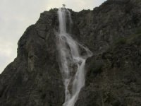 Artvin’in Murgul İlçesinde Biri Yapay Biri Doğal İki Şelale Büyük İlgi Görüyor