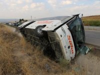 Yolcu Otobüsü Devrildi: 1 Ölü, 14 Yaralı