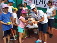 Rize'de Tenis Kortunda “Akılcı İlaç Kullanımı” Etkinliği Düzenlendi