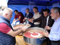 Rize Belediyesi Vatandaşlara Aşure Dağıttı