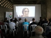 Filmi Çay Alım Yerinde İzlediler