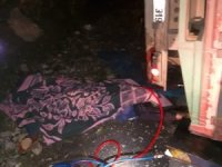 Kur'an Kursu Öğreticisi Kamyonun Altında Kalarak Hayatını Kaybetti
