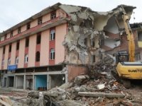 Yaşayan İnsan Hazinesi Osman Efendioğlu’nun İsmi Verilen Kütüphane De 4 Katlı Bina İle Yıkıldı