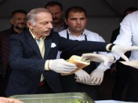 Bayrampaşa’da 10 bin Kişiye Hamsi Dağıtıldı
