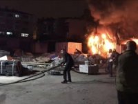 Fatih’te Otoparkta Bulunan Konteyner Alev Alev Yandı