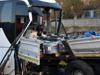 Asker Taşıyan Yolcu Otobüsü Çekiciye Çarptı: 2 Ölü, 40 Yaralı