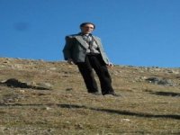 Kız Kardeşini Orakla Öldürdü