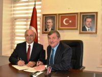Yıldırımhan, Trabzon Büyükşehir Belediye Başkan Aday Adaylığı İçin Başvurusunu Yaptı