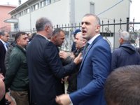 Rize’de Dolmuş Durağı Başkanı Belediye Çalışanı Tarafından Silahla Ayağından Vuruldu, Ortalık Karıştı