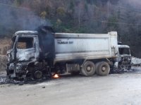 Rize'de Üç Kamyon Kundaklandı