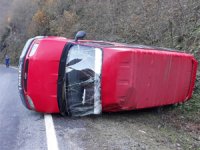 Giresun'da devrilen minibüsteki 3 öğretmen yaralandı