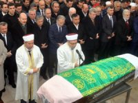 Köksal Toptan Annesini Son Yolculuğuna Uğurladı