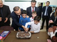 Vali Çeber’den Özel Eğitim Öğrencisine Sürpriz Doğum Günü Kutlaması