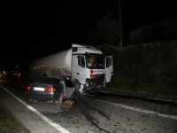 Ordu'da otomobil ile akaryakıt tankeri çarpıştı: 1 ölü