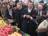 Ekrem İmamoğlu Tuzla’da Semt Pazarını Gezdi