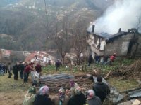 Rize’de 3 Katlı Evde Yangın Çıktı