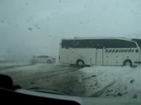 Otomobil İle Otobüs Böyle Çarpıştı