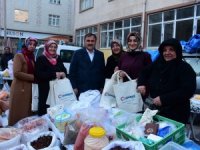 Başkan Çimen Pazarda Vatandaşlara Bez Torba Dağıttı