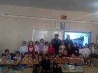 Rize’de Polis Ekiplerinden 40 Öğrenciye Eğitim