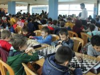 24 Şubat Kurtuluş Kupası Satranç Turnuvası Kıyasıya Maçlara Sahne Oldu