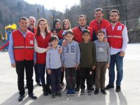 Türk Kızılayı Çayeli’nde Minikleri Sevindirdi