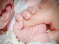 Yenidoğana hastaneden taburcu edilmeden işitme taraması