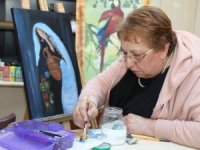 Parkinson Hastalığını Resim Yaparak Yeniyor