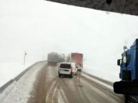 Kop Dağı Geçidi Ulaşıma Kapandı