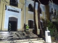 Denizli’de 91 Yıllık Tarihi Okul Binasında Çıkan Yangın Söndürüldü