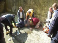 Rize'de Duvar Yaparken 4 Metre Yükseklikten Düşen Yaşlı Adam Yaralandı
