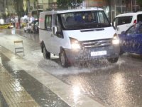 Elazığ’da Kuvvetli Yağış Etkisini Gösteriyor