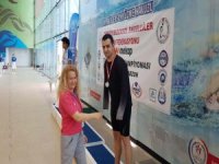 Tek Kolu İle Yüzme Şampiyonu Oldu