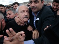 Kılıçdaroğlu Zırhlı Araçla Bölgeden Uzaklaştırıldı