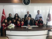 Minikler Cübbe Giydi