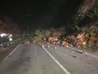 Giresun'da heyelan nedeniyle kapanan kara yolu ulaşıma açıldı