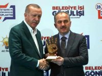 Cumhurbaşkanı Erdoğan, Rize'nin 1.'lik Ödülünü Rahmi Metin'e Verdi