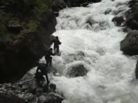 Suya Kapılan Askerlerden Biri Kurtarıldı