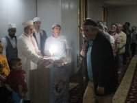 Kocaeli’de Vatandaşlar ‘Sakal-ı Şerif’i Görebilmek İçin Sıraya Girdi