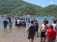 Efsaneyi Duyan Yerli Turist Oraya Koştu