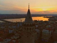 Kızıla Bürünen Gökyüzüyle Galata Kulesi