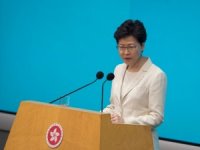 İstifası İstenen Hong Kong Lideri Halktan Yeniden Özür Diledi
