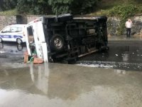 Beyoğlu’nda Kamyonet Devrildi