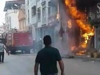 Tuhafiye Dükkanı Alev Alev Yandı, O Anlar Böyle Görüntülendi