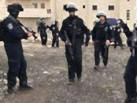 İsrail Güçleri 18 Filistinliyi Gözaltına Aldı