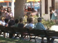 Bayramı İstanbul’da Geçiren Vatandaşlar Parklara Ve Sahillere Koştu