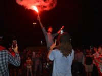 Liverpool’lu Taraftarların Taksim’de Kupa Coşkusu