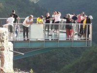 Türkiye’nin En Yüksek Cam Seyir Terasına Ziyaretçi Akını