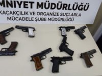 Rize’de Yol Kontrol Uygulamasında Ruhsatsız 9 Tabanca Ele Geçirildi
