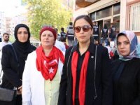 Bbp Heyetinden Oturma Eylemi Yapan Ailelere Destek Ziyareti