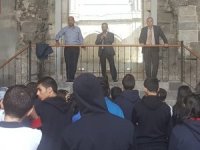 Tarihi Medresede Tarih Dersi